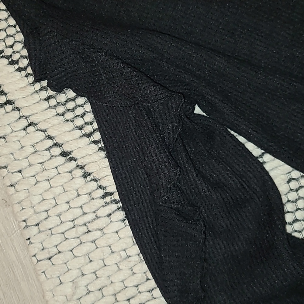 Anthro Ruffle Sleeve - Picture 3 of 4